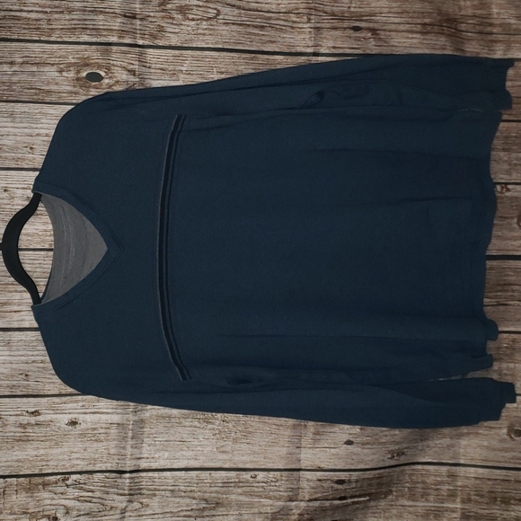 Van Heusen Other - Men's pull over shirt